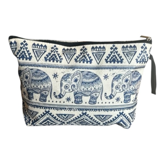 Elephant Geometric Print Sling Backpack with makeup bag & keychain Blue & White - Picture 6 of 16